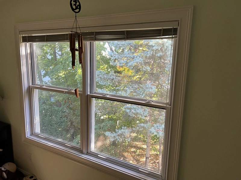 These double hung windows are very difficult to operate