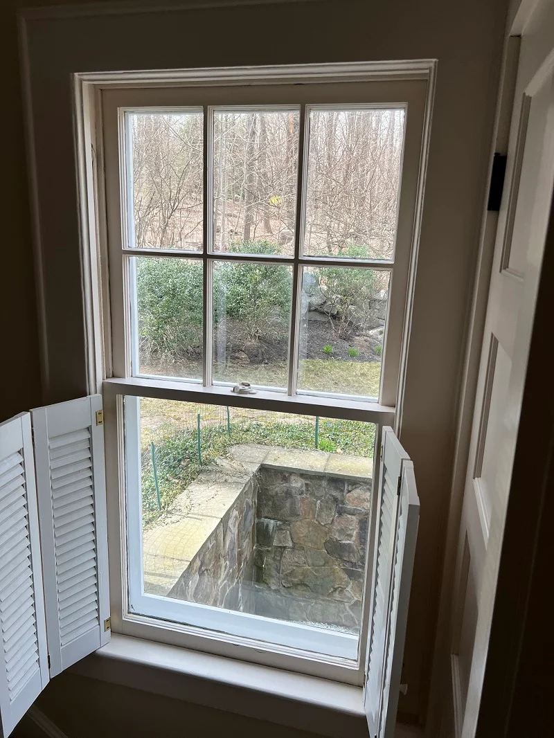 These windows in Wilton need replacement